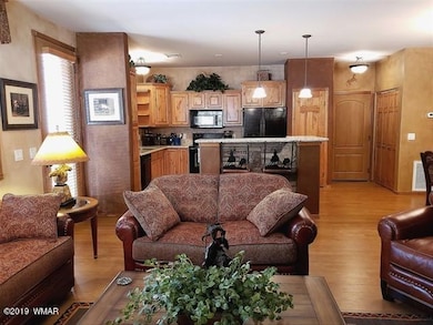 005_Living Room