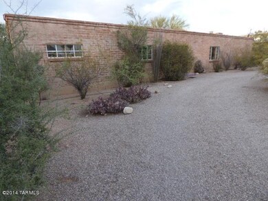 1327 E Kleindale Rd, Tucson, AZ 85719 - photo 2