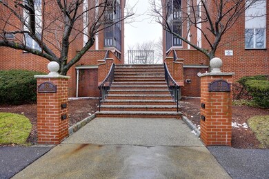 33 Lodgen Ct unit 2C, Malden, MA 02148 - photo 2