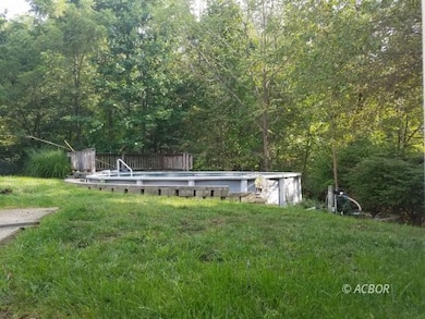 Above ground pool