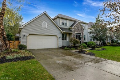 27029 Glenside Ln, Olmsted Falls, OH 44138 - photo 3