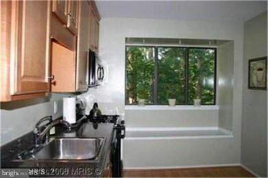 1652 Parkcrest Cir unit 200, Reston, VA 20190 - photo 4