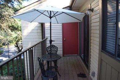 702B Cypress Point Cir unit 702, Mount Laurel, NJ 08054 - photo 3