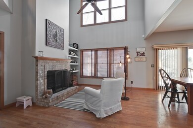 938 Barlina Rd unit 5, Crystal Lake, IL 60014 - photo 4