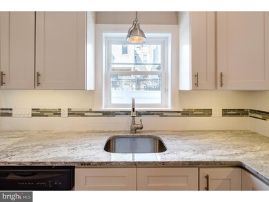 2053 Fernon St, Philadelphia, PA 19145 - photo 4