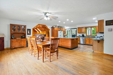 Kitchen & Dining Space