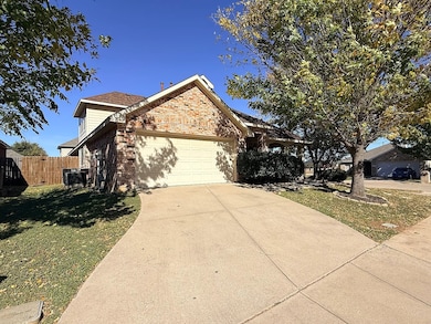 661 Shotwell St, Crowley, TX 76036 - photo 5