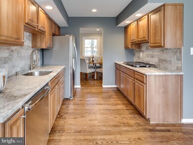 905 Lauren Ln SE, Vienna, VA 22180 - photo 7