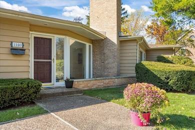 1140 Ridge Rd, Highland Park, IL 60035 - photo 2