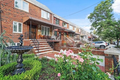 61-11 69th Place unit 1, Flushing, NY 11379 - photo 2