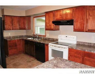 221 15th St NE, Menomonie, WI 54751 - photo 3