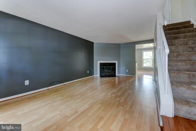 20508 Sterncroft Ct, Montgomery Village, MD 20886 - photo 4