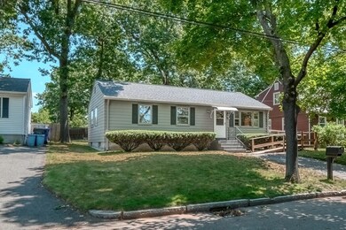27 Delmore St, Springfield, MA 01109 - photo 2