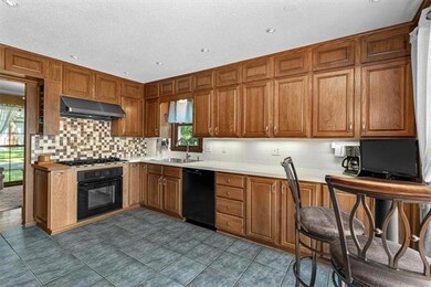 10805 W 48th St, Shawnee, KS 66203 - photo 7