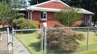 6509 Livingston Rd, Oxon Hill, MD 20745 - photo 2