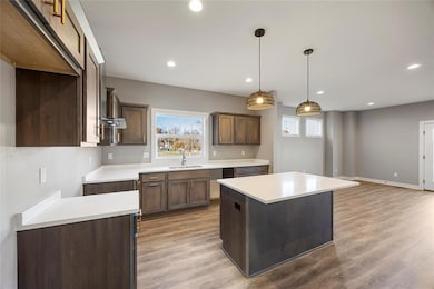 335 Forest Ave unit 24, Des Moines, IA 50314 - photo 4