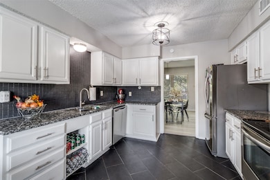 10650 Steppington Dr unit 206, Dallas, TX 75230 - photo 7