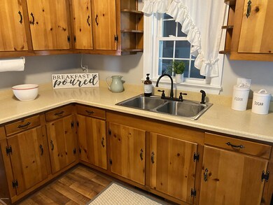 389 Cooper St, Winterville, NC 28590 - photo 5