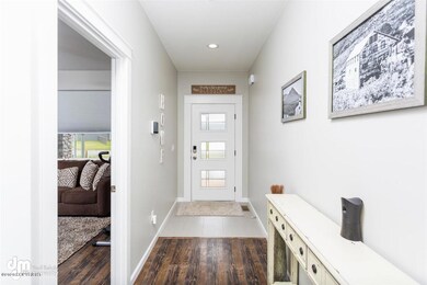 02-Entry Way KJC_0518