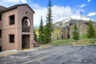 Entry of property featuring a view to Buffalo moun