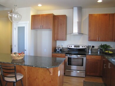 2012 S 261st Ct, Des Moines, WA 98198 - photo 2