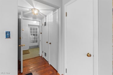 2401 Euclid Heights Blvd unit A2, Cleveland, OH 44106 - photo 6