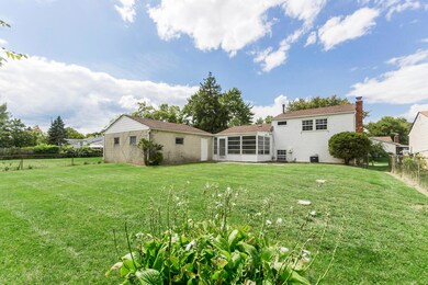 Large Backyard!