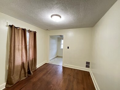 2226 Fulton St, Anderson, IN 46016 - photo 7