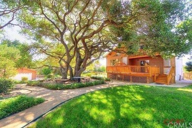 Beautiful secluded back yard.