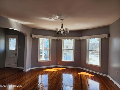 27 Mc Clellan St unit 2nd Fl, Schenectady, NY 12304 - photo 4