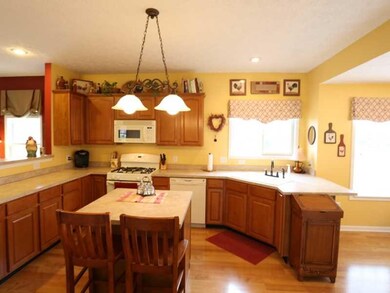 12464 Goodloe Dr, Fishers, IN 46037 - photo 6