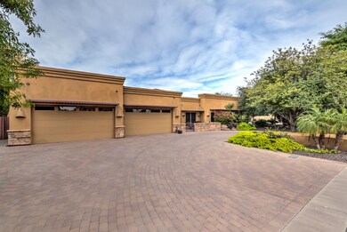 2036 E Myrna Ln-5