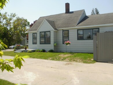 Kitchen/ Side