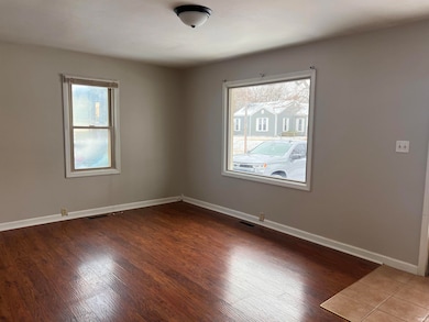 8808 W Cornbread Rd, Yorktown, IN 47396 - photo 3