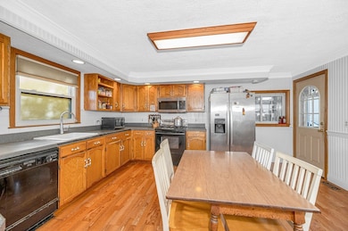 13 Lundberg St, Lowell, MA 01852 - photo 4