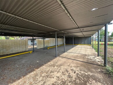 914 Avenue H, Bay City, TX 77414 - photo 4