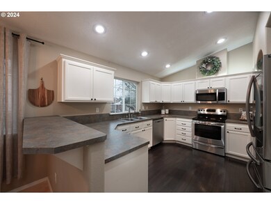 15085 SE Elm Park Dr, Clackamas, OR 97015 - photo 4