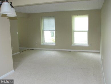 9853 Nimitz Ct, Manassas, VA 20109 - photo 6
