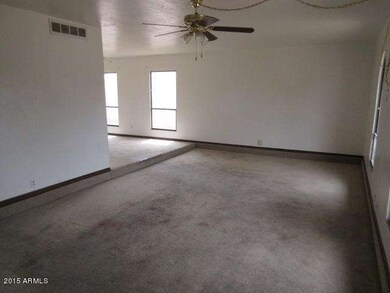 023-356440 Family Room a