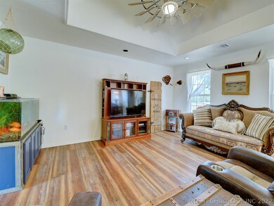 15370 Sorghum Center Rd, Overbrook, OK 73453 - photo 5