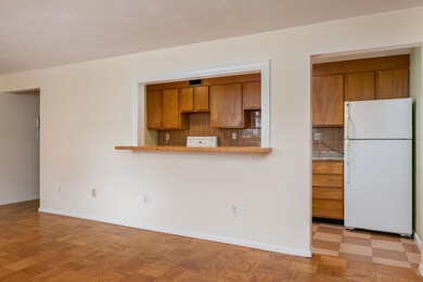 129 Pine St 1 Portland ME-large-005-009-