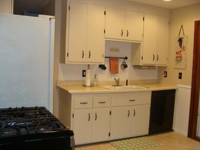 8635 Colfax Ave S, Bloomington, MN 55420 - photo 6