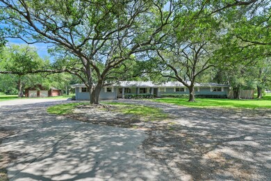 506 County Road 133a, Alvin, TX 77511 - photo 3