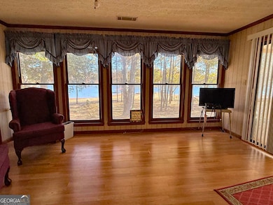 410 Cedar St, Lavonia, GA 30553 - photo 3