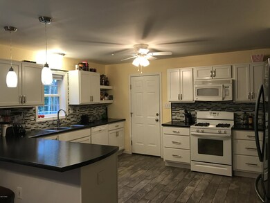 148 Aspen Dr, Milford, PA 18337 - photo 6