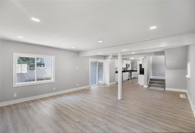 3918 10th St, Des Moines, IA 50313 - photo 7