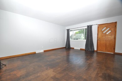 1255 Frisbee Dr, Columbus, OH 43224 - photo 4