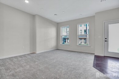 1422 Sadie Cir unit 1422, New Brunswick, NJ 08901 - photo 4