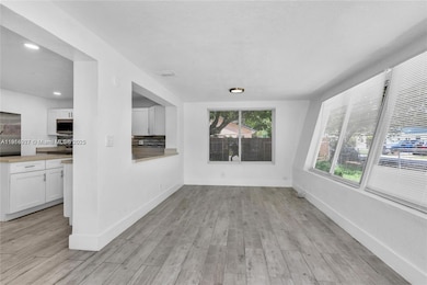 16200 NE 3rd Ave unit A, Miami, FL 33162 - photo 4