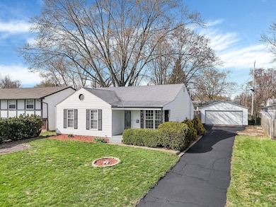 31-web-or-mls-1428-archmere-square-s